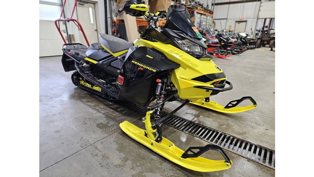 Pre-Owned 2022 Ski-Doo RENEGADE XRS 850 1.25RS QAS ADJ